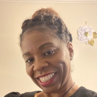 Profile Picture of Sharon Guess (@SharonGee_3) on Twitter