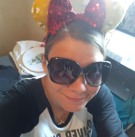 Profile Picture of Kerri Govoni (@kerri_govoni) on Poshmark