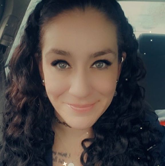 Melissa Cressey - Poshmark Profile Picture of Melissa Cressey (@babycontest0312) on Poshmark