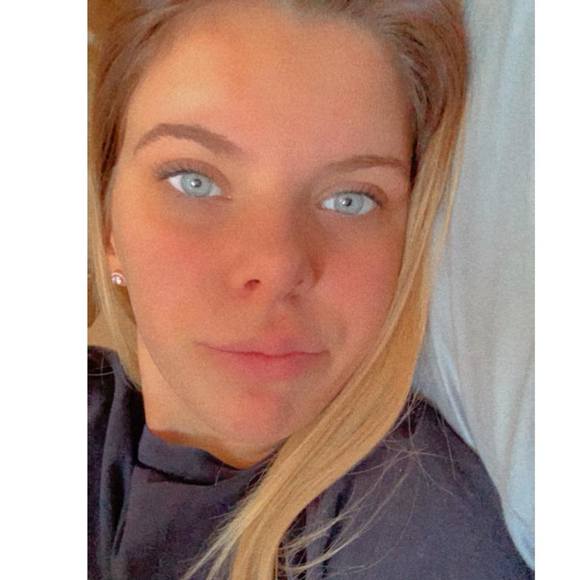 Profile Picture of Brianna Ashley (@briannaashley05) on Poshmark