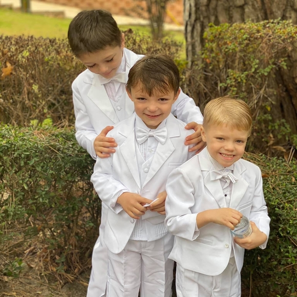 Profile Picture of Lisa Wheeler (@luisa482) on Poshmark