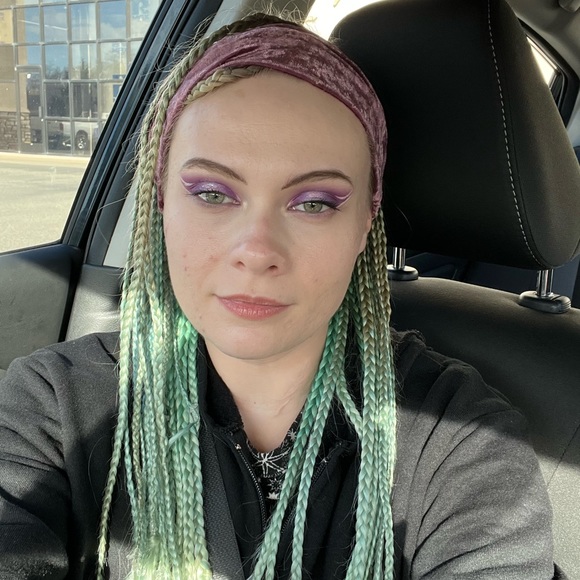 Profile Picture of Hannah Cairns (@hc20hannah) on Poshmark