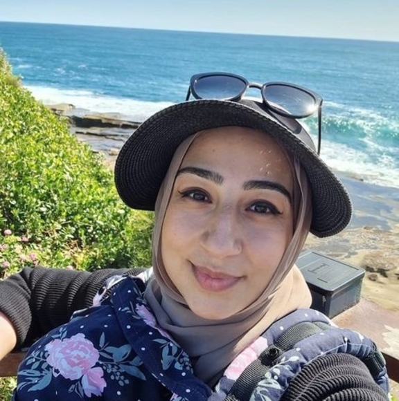 Profile Picture of May Al-nakeeb (@mayalnakeeb) on Poshmark