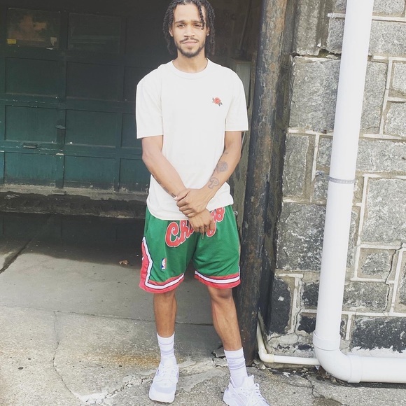 Profile Picture of Leon Bynum jr. (@leonbynum94) on Poshmark