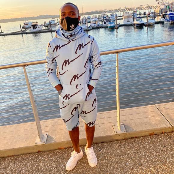 Profile Picture of Blondel Noah (@blondel12) on Poshmark