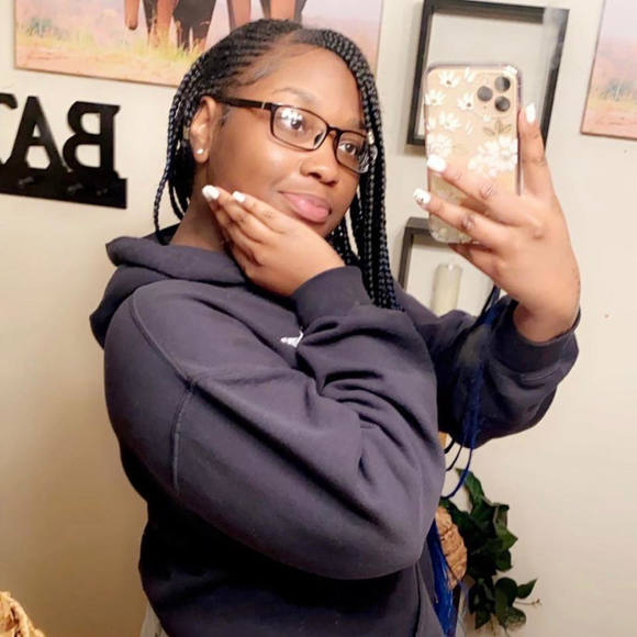 Profile Picture of Mercedes Martin (@queenmercedes) on Poshmark