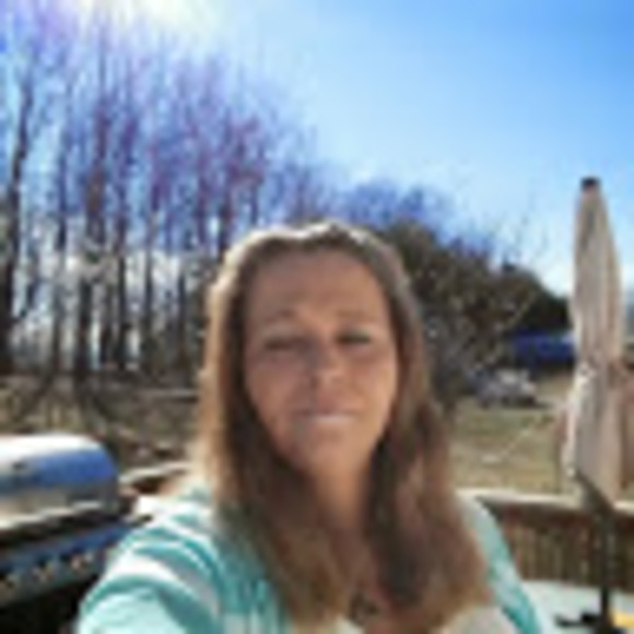 Profile Picture of Marlene Wishon (@marlenewishon69) on Poshmark