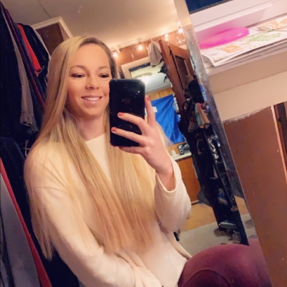 Profile Picture of Tori Parker (@toriparker9902) on Poshmark