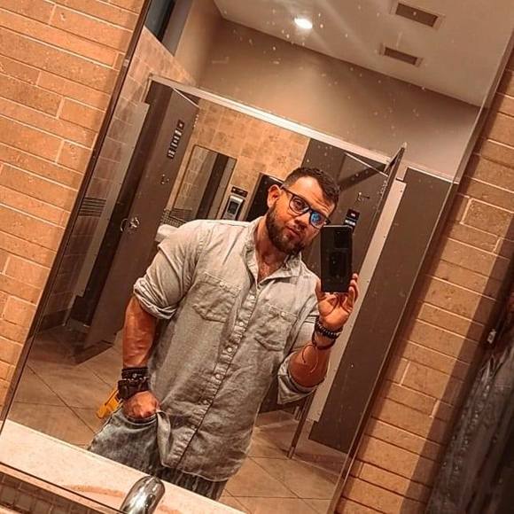 Profile Picture of Jacob Fuchs (@jacobfuchs) on Poshmark