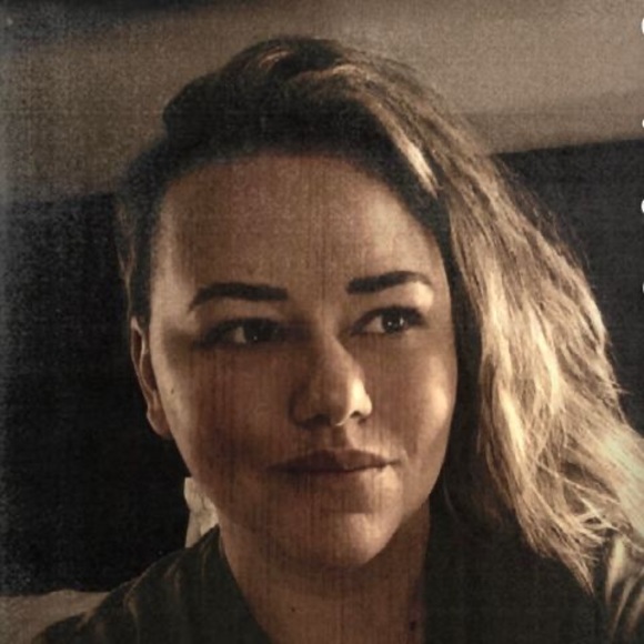 Profile Picture of Jenny Buchanan (@jennylbuchanan) on Poshmark