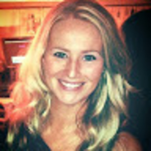 Profile Picture of April Mcelroy (@aprimcelroy) on Poshmark