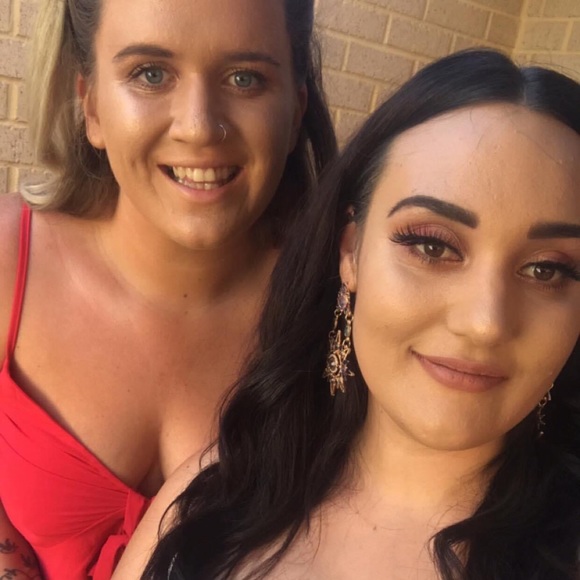 Profile Picture of Mandy Evans (@mandymoo_) on Poshmark