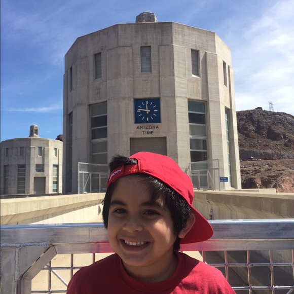 Profile Picture of Chris Palacios (@chris212003) on Poshmark