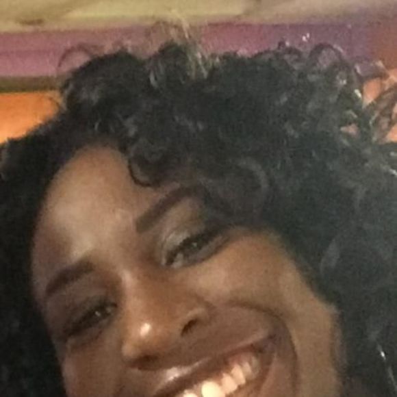 Profile Picture of Clarice Smith (@smith278) on Poshmark