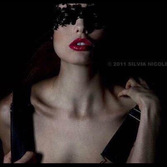 Olga Ortmann - Poshmark Profile Picture of Olga Ortmann (@blacksheepangel) on Poshmark