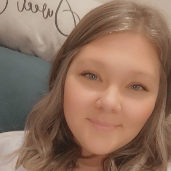 Profile Picture of Kali Bleess (@kbleess) on Poshmark