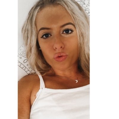 Profile Picture of Lindsay (@Lindsay_Sampson) on Twitter