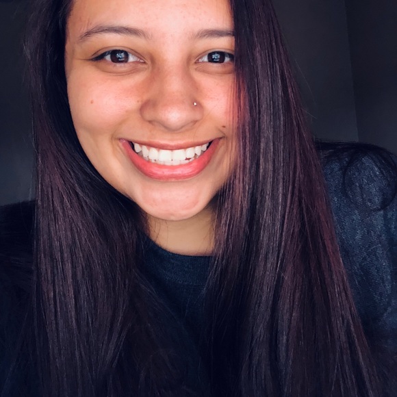 Profile Picture of Mya Ownbey (@mya_ownbey) on Poshmark