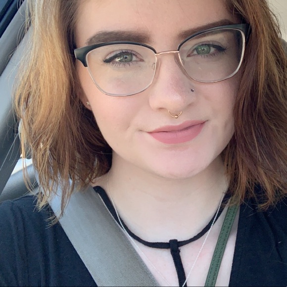 Profile Picture of Brianna Kasson (@brishere380) on Poshmark