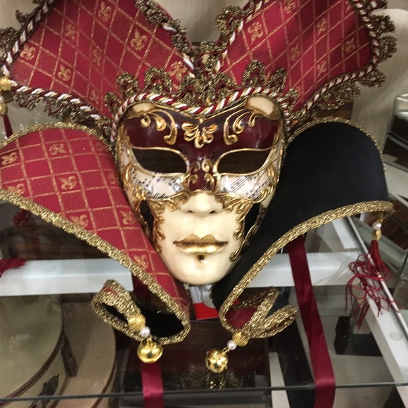 Profile Picture of Lara Mcelroy (@lkmcelroy) on Poshmark