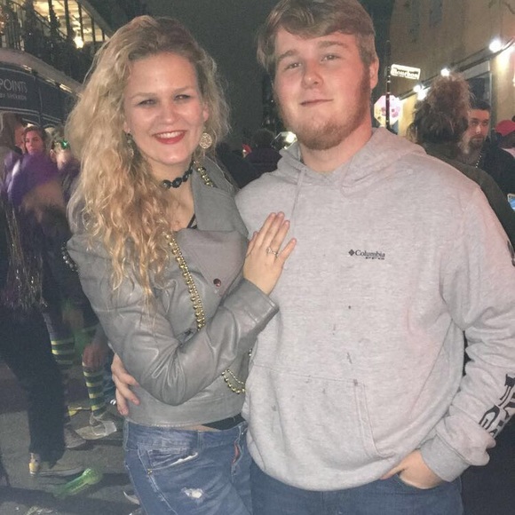 Profile Picture of Bonnie Henrikson (@bhenrikson13) on Poshmark