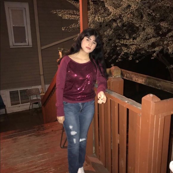 Profile Picture of Daniela Ortiz (@danilu663) on Poshmark