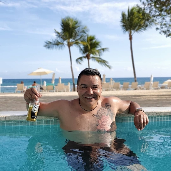 Profile Picture of Fernando raul Melo (@mrfernandomelo) on Poshmark
