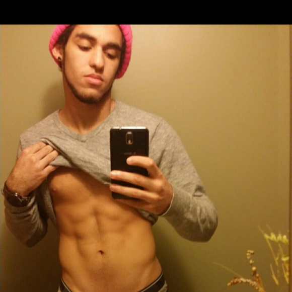 Profile Picture of Robert Partee (@partee) on Poshmark