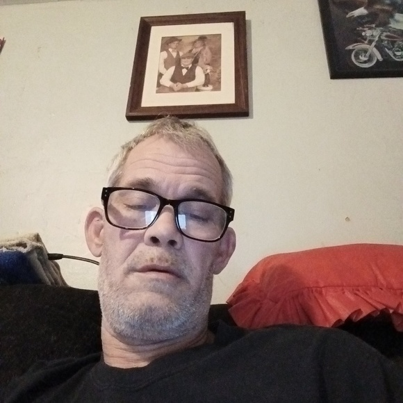 Profile Picture of Richard Frost (@richard0307) on Poshmark