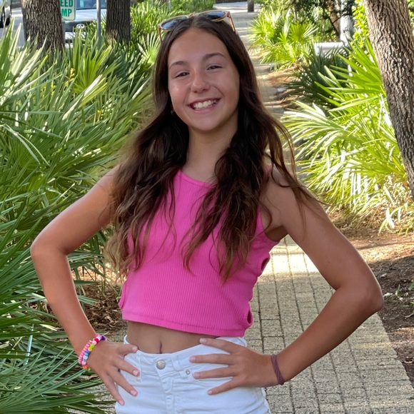 Profile Picture of Presley Guilbeau (@pg_goods) on Poshmark