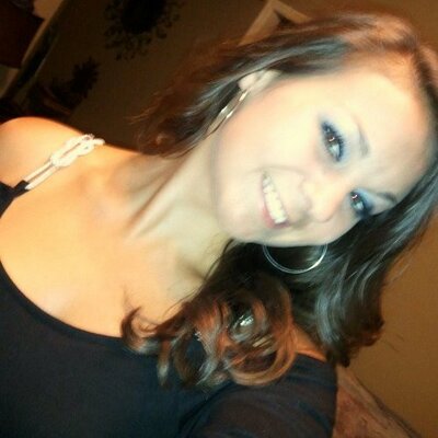 Profile Picture of Ashley Hutchins (@eashleyh) on Twitter