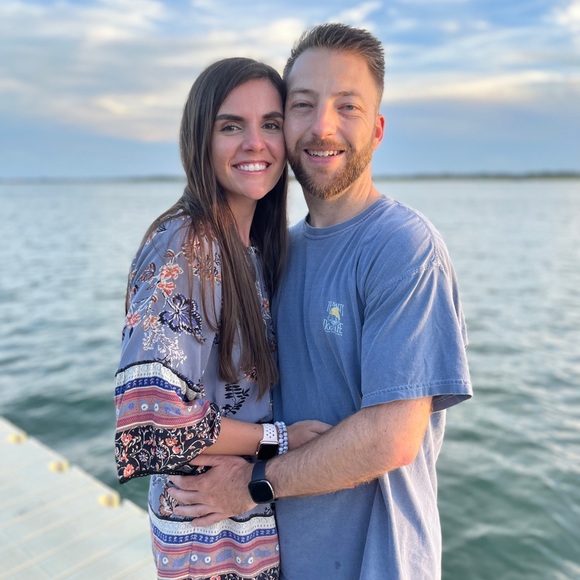 Profile Picture of Amanda Dee (@aedee20) on Poshmark