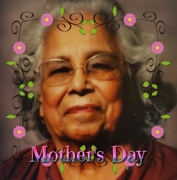 Profile Picture of Rachael Arispe (@rachaelarispe) on Poshmark