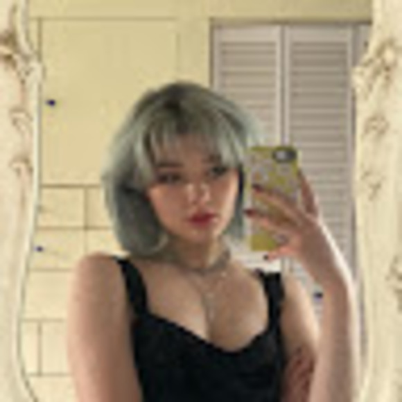 Profile Picture of Piper Mulley (@pipermulley) on Poshmark