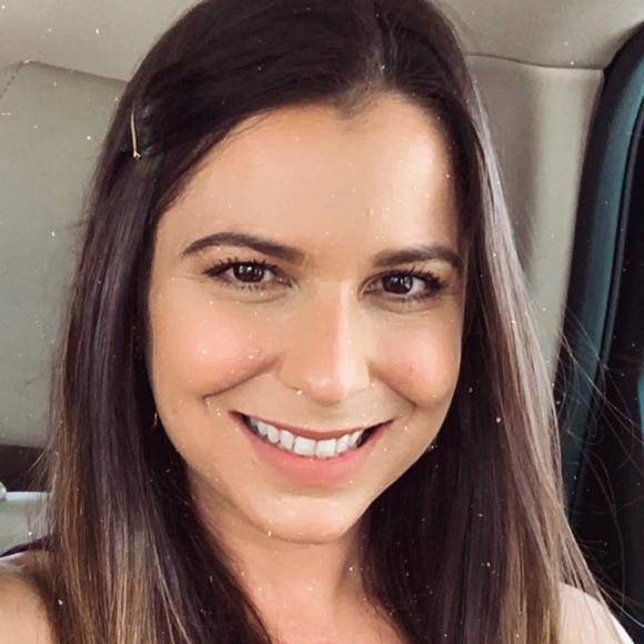 Profile Picture of Samantha Mendello (@sammyanne33) on Poshmark