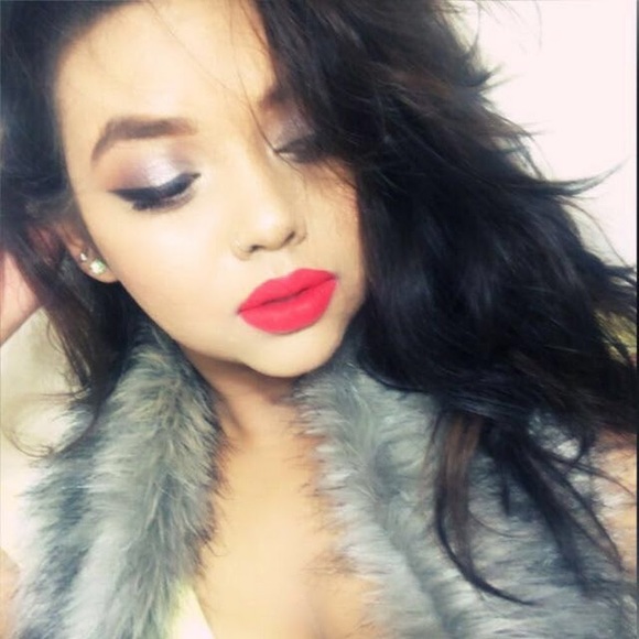 Profile Picture of Aartie Ramjit (@admiremearts1) on Poshmark