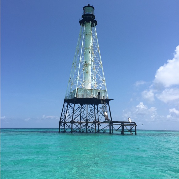 Profile Picture of De Schoenbauer (@deschoenbauer) on Poshmark