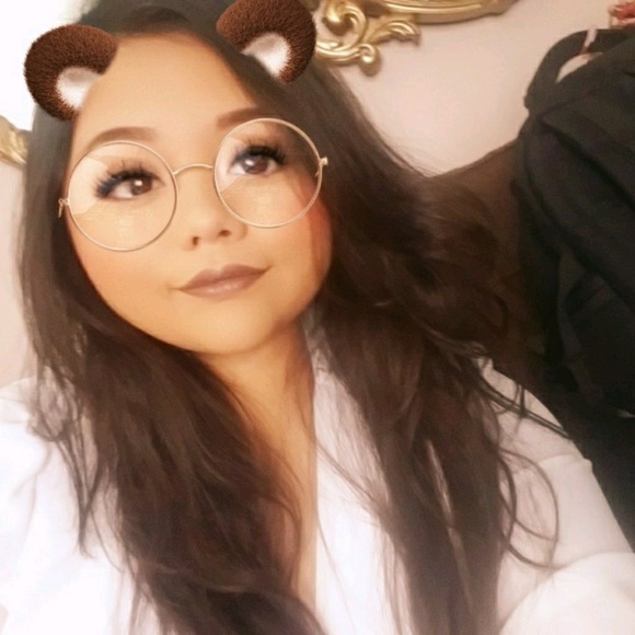 Profile Picture of Angela Trimuljono (@atrimuljono) on Poshmark