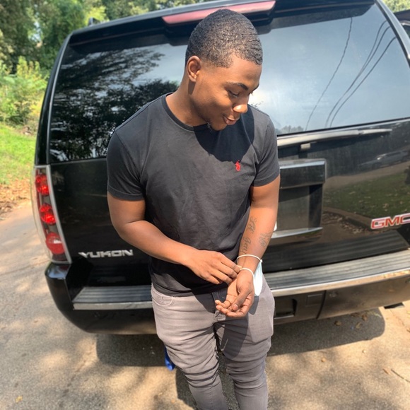 Profile Picture of Jerald Bailey (@jeraldbailey) on Poshmark