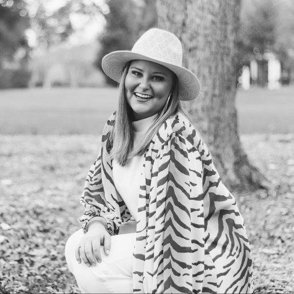 Profile Picture of Carlye Cranford (@carlyecranford) on Poshmark