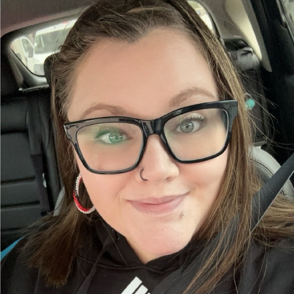 Profile Picture of Kailyn Sebron (@kraeseb) on Poshmark