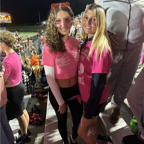 Profile Picture of Gabi Stiverson (@gabistiverson) on Poshmark