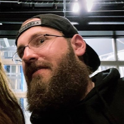 Profile Picture of Dan Lamoureux (@g1darkhand14) on Twitter