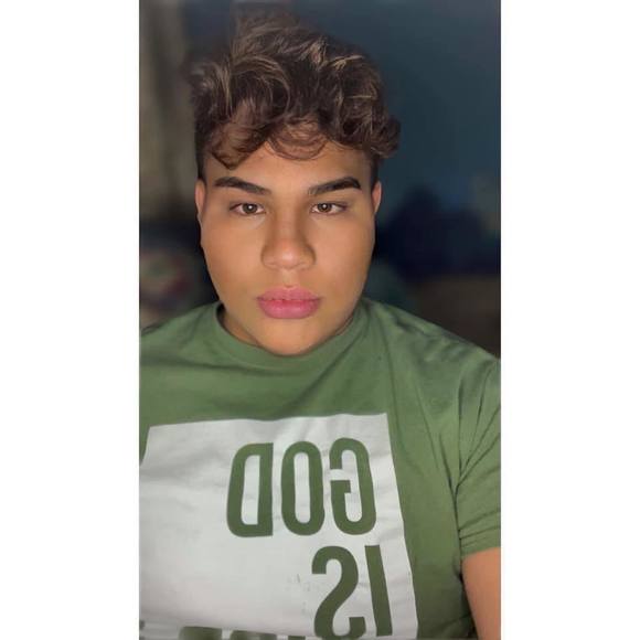 Profile Picture of Calvo David (@caluv24) on Poshmark