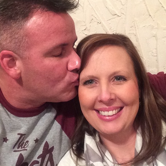 Alison Bozzone - Poshmark Profile Picture of Alison Bozzone (@alisonbozzone) on Poshmark