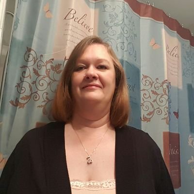 Profile Picture of Lori Bowden (@Loribowden85) on Twitter