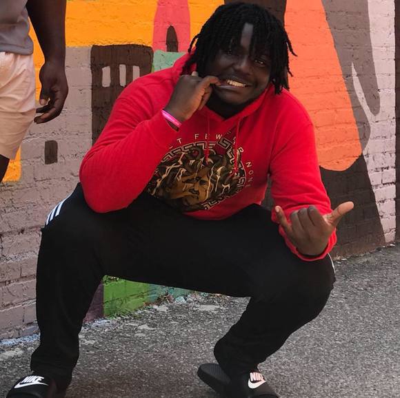 Profile Picture of Aries Milson (@aresmilson) on Poshmark