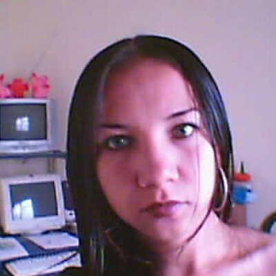 Profile Picture of laura zamarron (@minazamarron) on Twitter