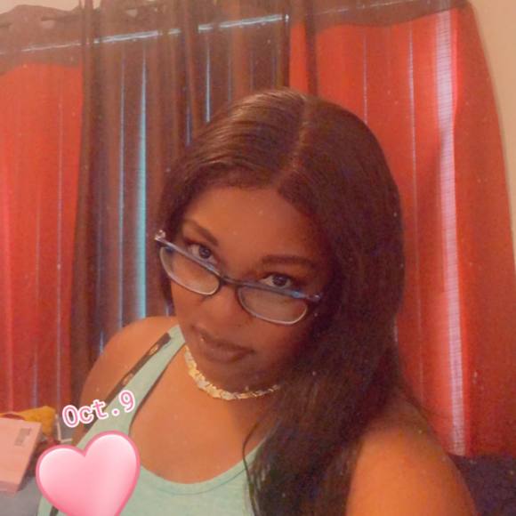 Profile Picture of Margarette Jean (@magare70) on Poshmark