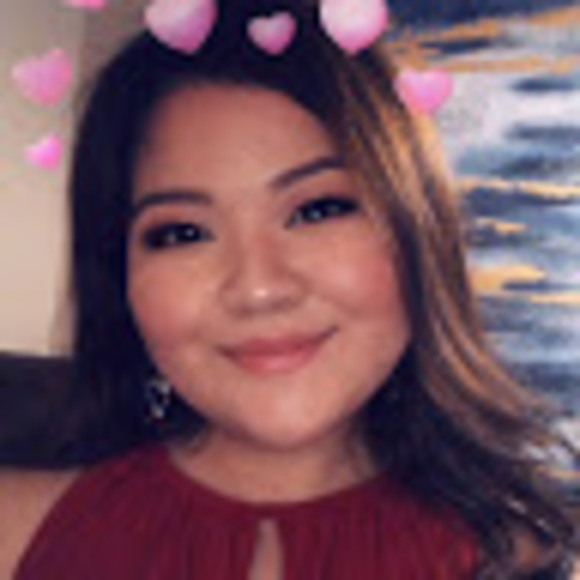 Profile Picture of Maylo Maylo (@maylovang12345) on Poshmark